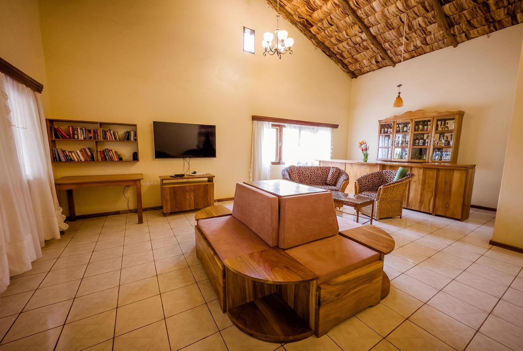 Meru View Lodge Usa River ภายนอก รูปภาพ